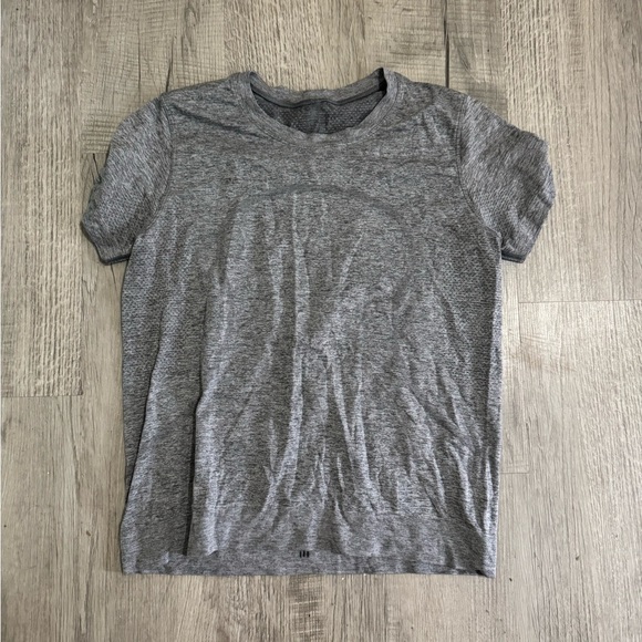 Lululemon Swiftly Tech Tee Shirt - Picture 2 of 4